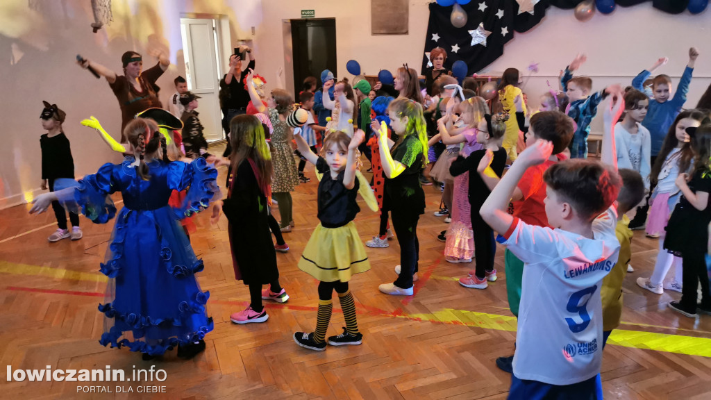 Zabawa karnawałowa w Szkole Podstawowej nr 1 w Łowiczu
