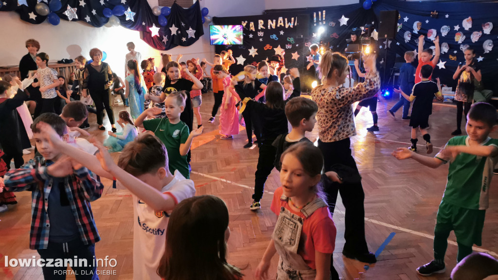 Zabawa karnawałowa w Szkole Podstawowej nr 1 w Łowiczu