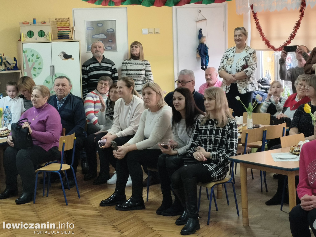 Dzień Babci i Dziadka, Pszczółka Maja, grupa 5
