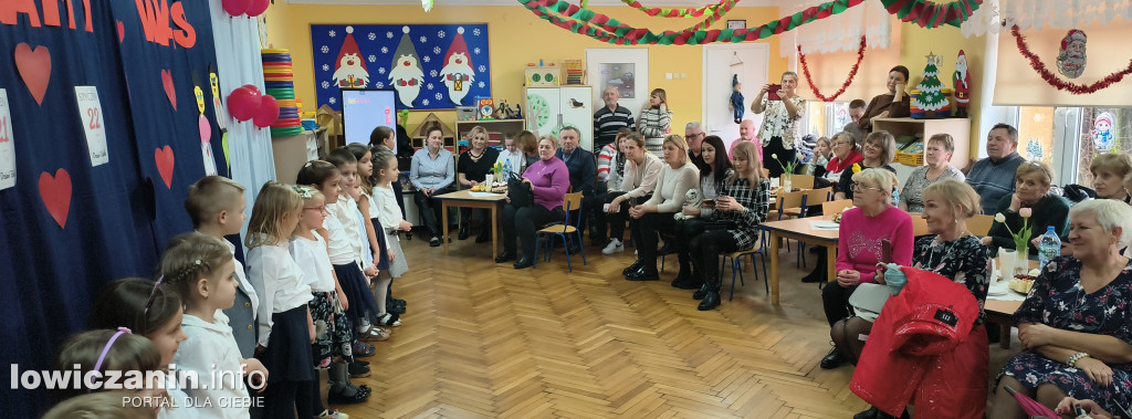 Dzień Babci i Dziadka, Pszczółka Maja, grupa 5