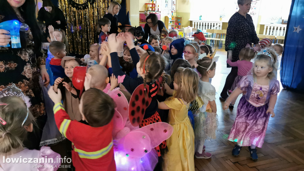 Bal karnawałowy w przedszkolu Pszczółka Maja w Łowiczu