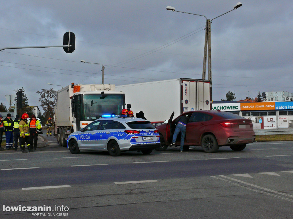 Wypadek na ruchliwym skrzyżowaniu w Łowiczu