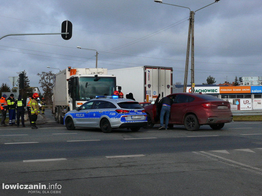 Wypadek na ruchliwym skrzyżowaniu w Łowiczu