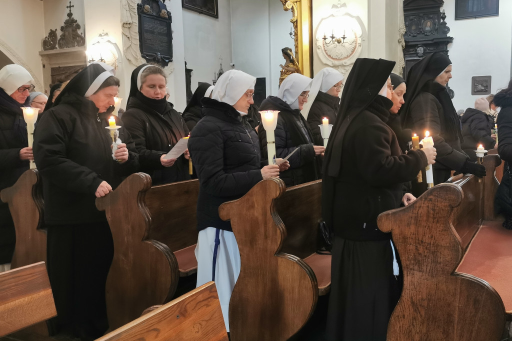 Dzień Życia Konsekrowanego w łowickiej katedrze