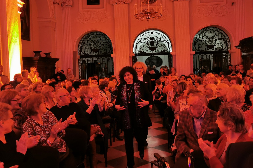 Koncert Eleni w łowickim muzeum
