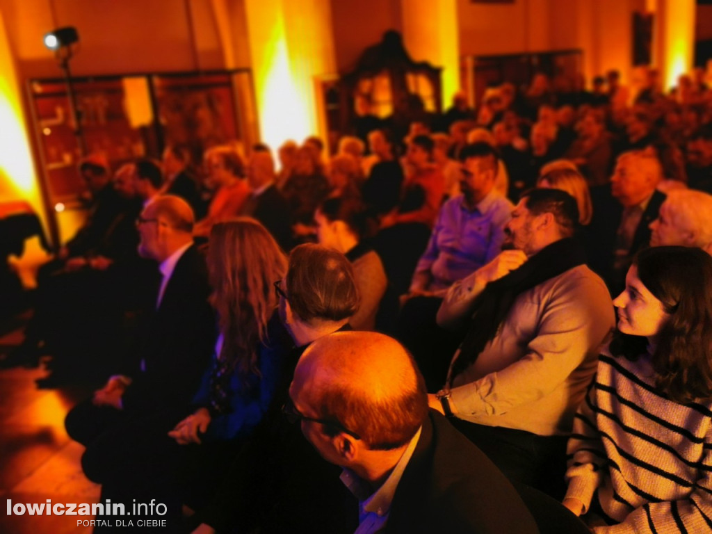 Koncert Eleni w łowickim muzeum