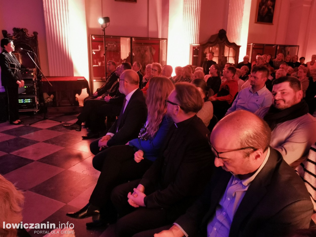 Koncert Eleni w łowickim muzeum