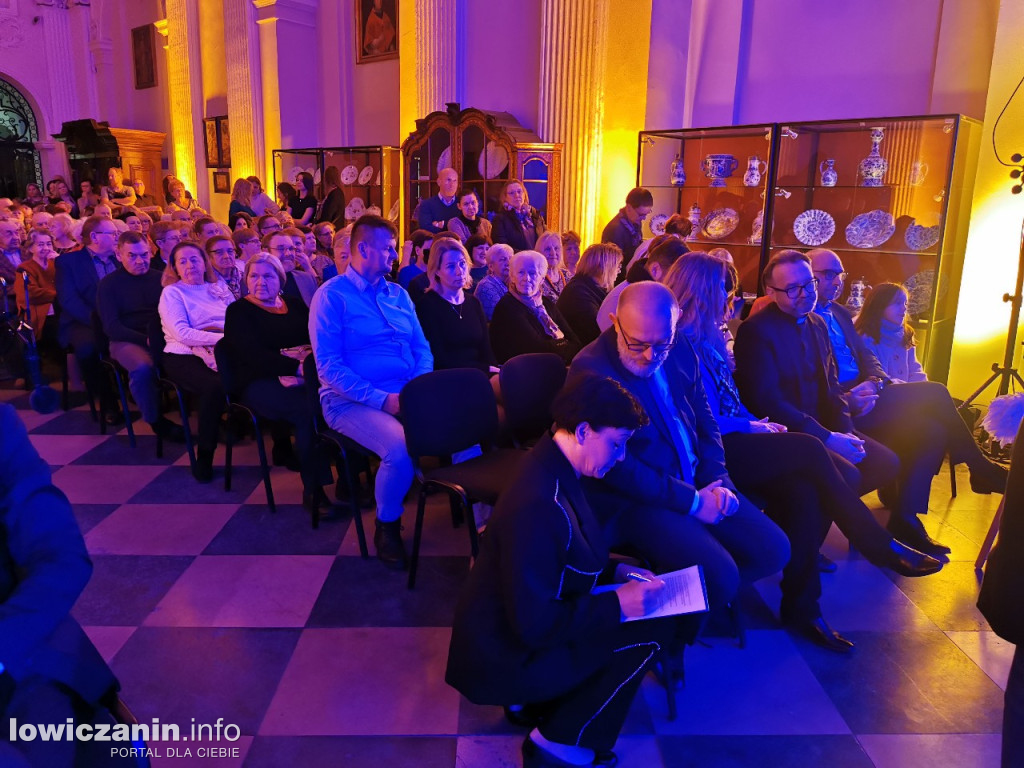 Koncert Eleni w łowickim muzeum