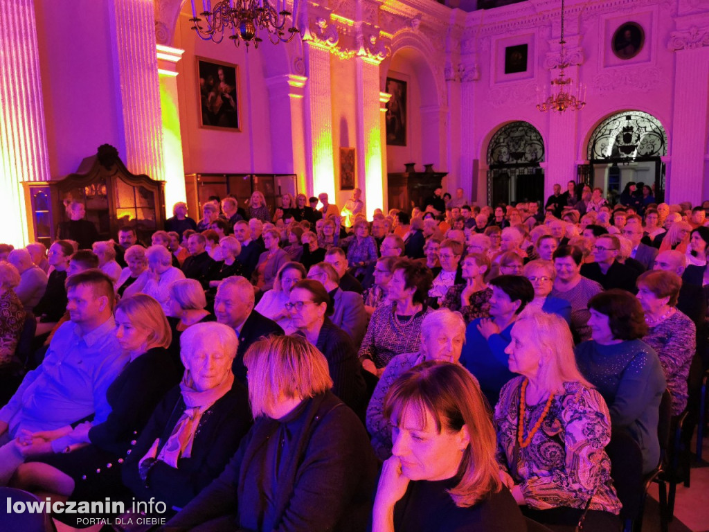 Koncert Eleni w łowickim muzeum