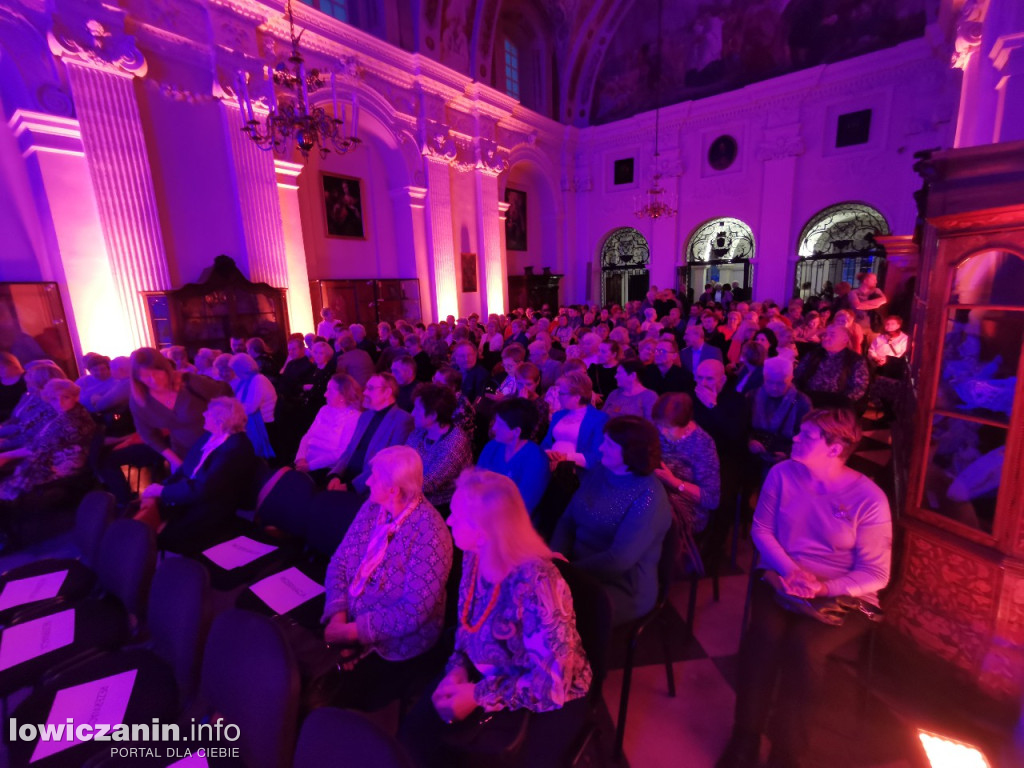 Koncert Eleni w łowickim muzeum