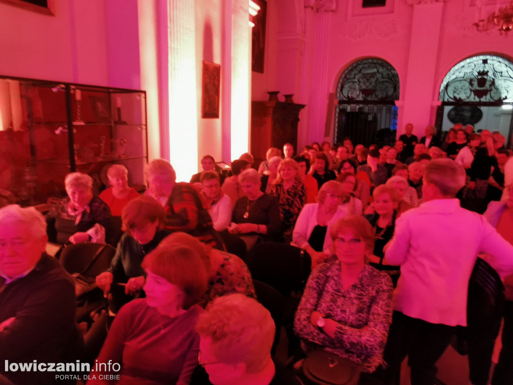 Koncert Eleni w łowickim muzeum