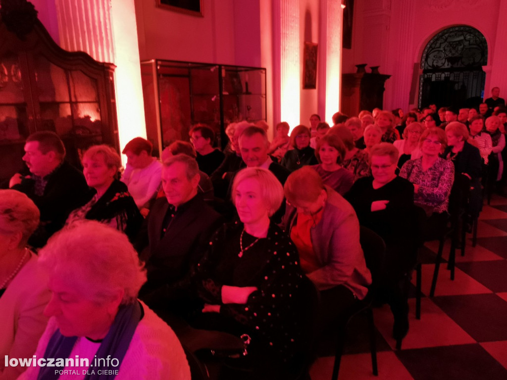 Koncert Eleni w łowickim muzeum