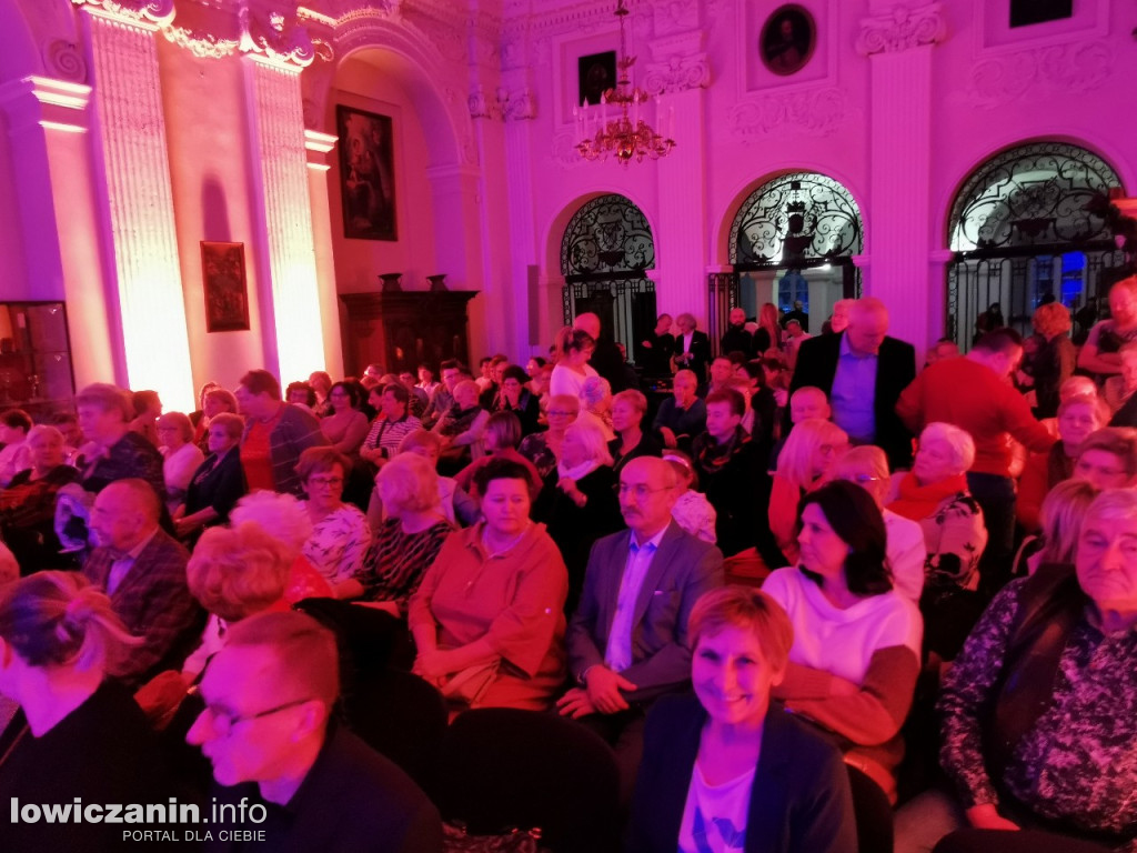 Koncert Eleni w łowickim muzeum