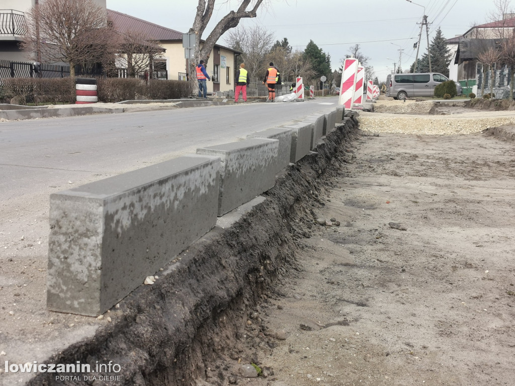 Budowa ścieżki rowerowej przez Zielkowice