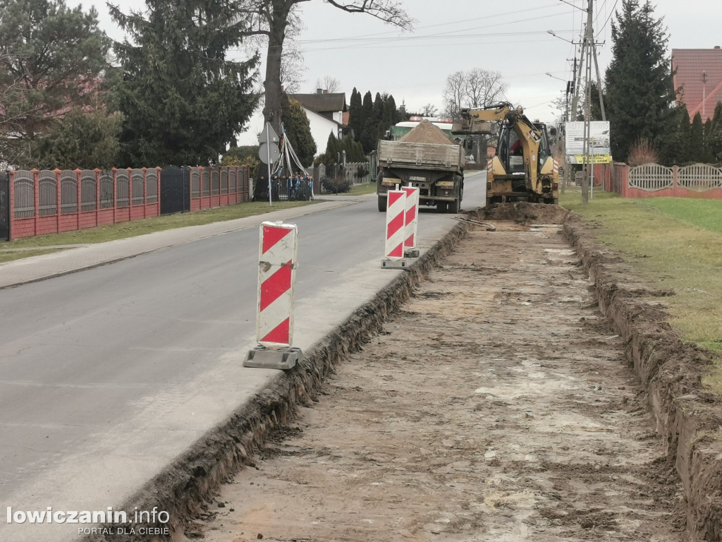 Budowa ścieżki rowerowej przez Zielkowice