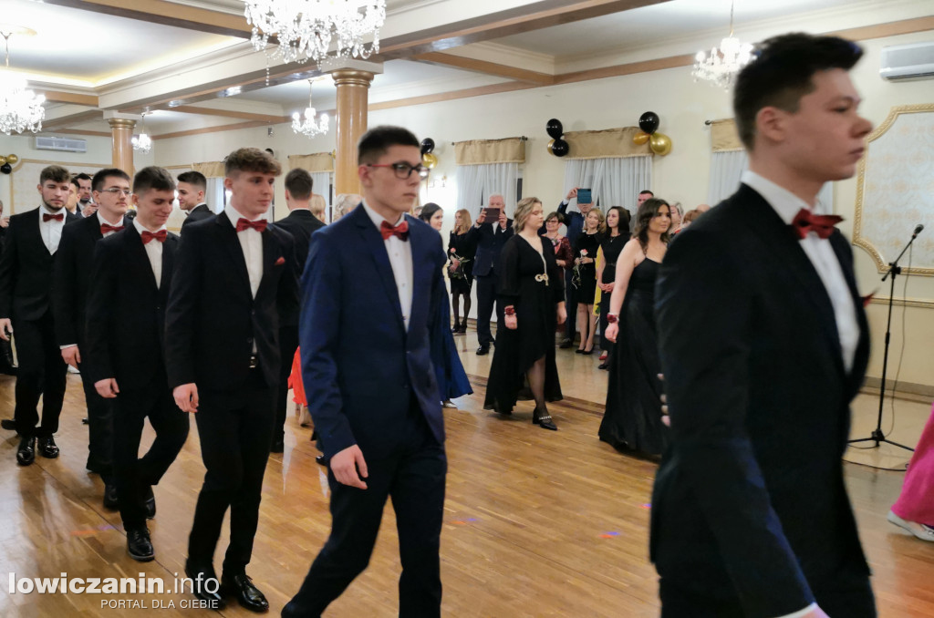 Studniówka maturzystów z Zespołu Szkół w Bolimowie.