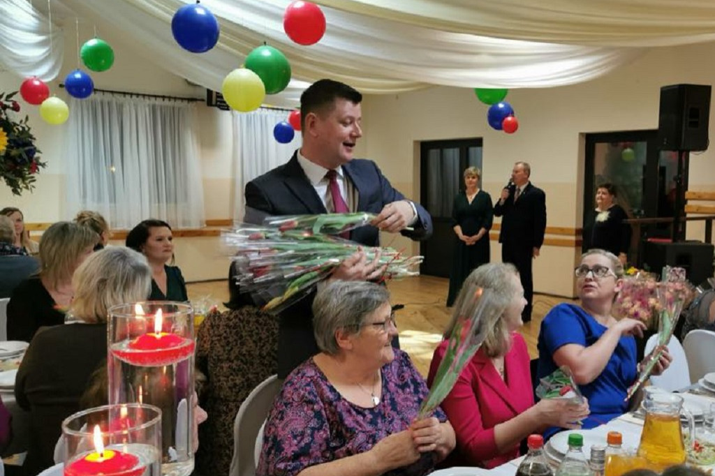 Panie z gminy Nieborów celebrują swoje święto