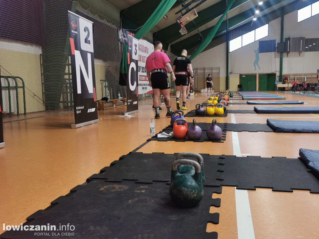 Kettlebell w hali OSiR w Łowiczu