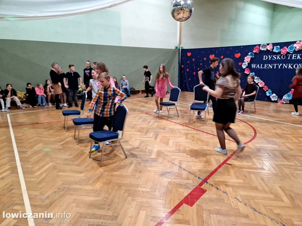 Zabawa walentynkowa w Szkole Podstawowej w Mastkach