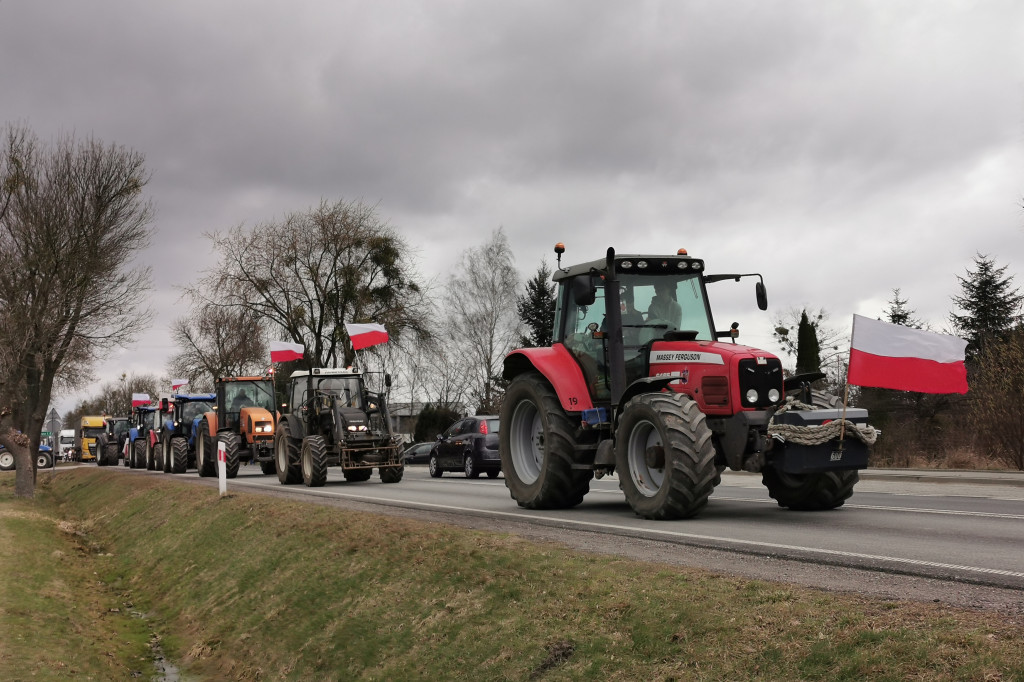 Traktory blokują DK 70 w stronę Skierniewic