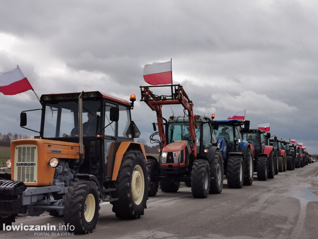 Traktory blokują DK 70 w stronę Skierniewic