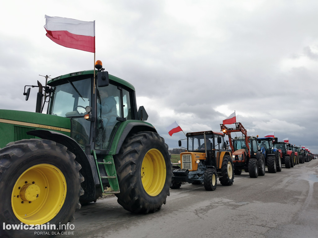 Traktory blokują DK 70 w stronę Skierniewic