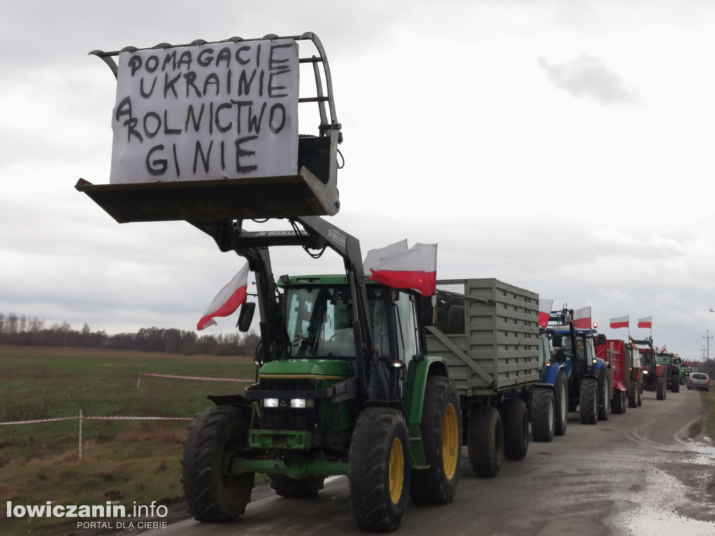 Traktory blokują DK 70 w stronę Skierniewic
