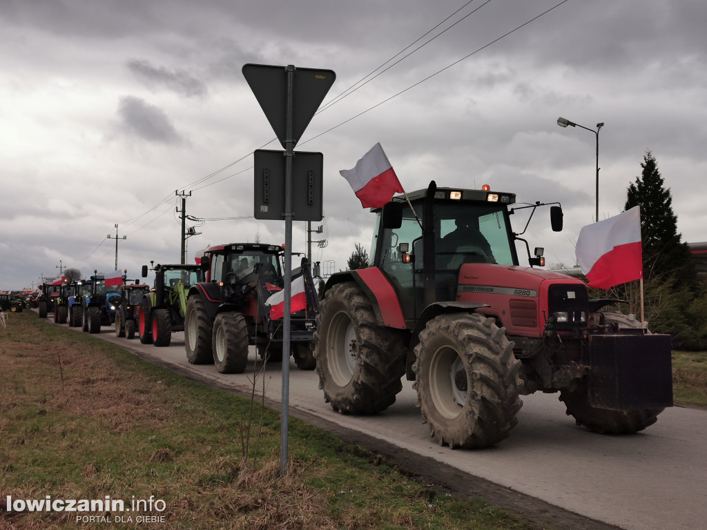 Traktory blokują DK 70 w stronę Skierniewic