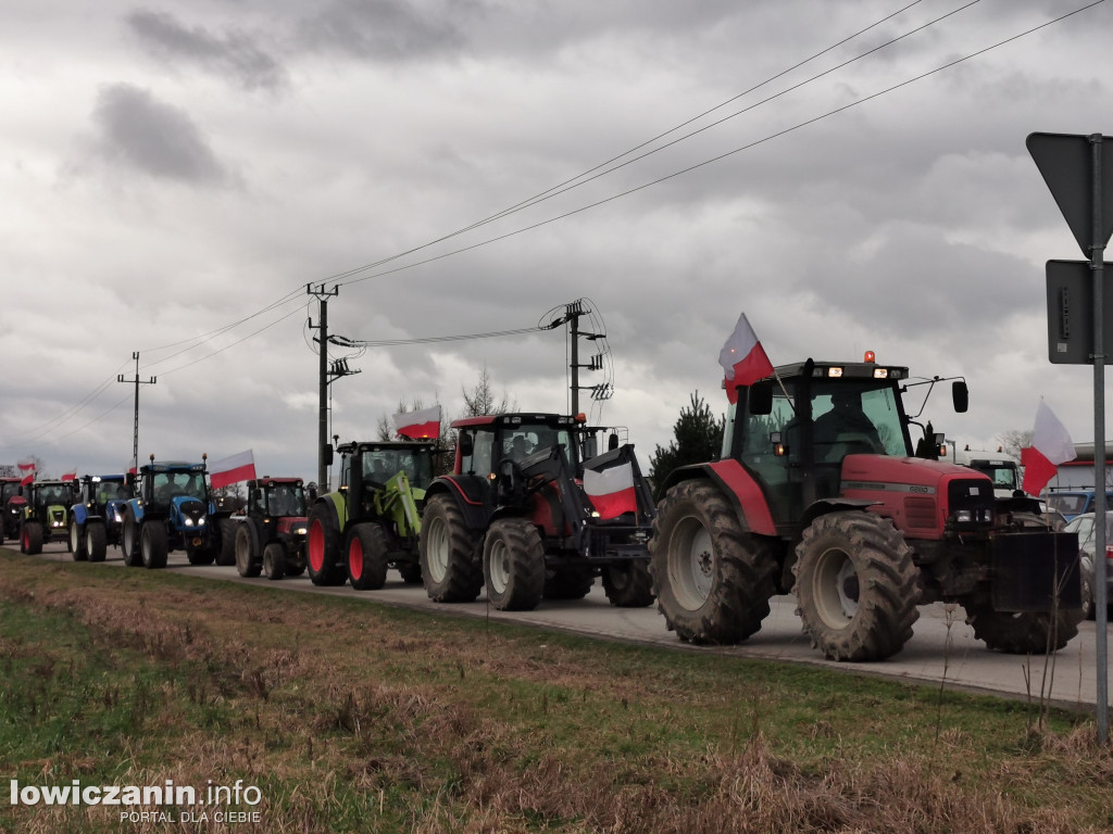 Traktory blokują DK 70 w stronę Skierniewic