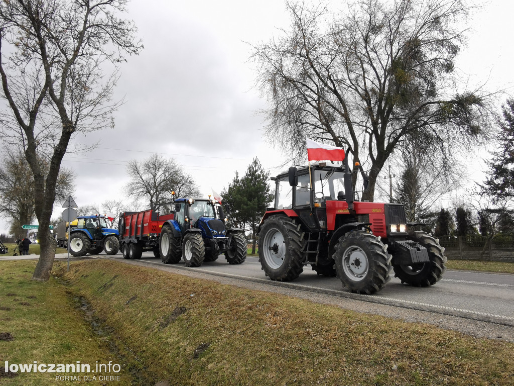 Traktory blokują DK 70 w stronę Skierniewic