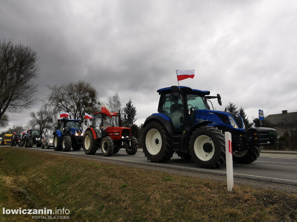 Traktory blokują DK 70 w stronę Skierniewic