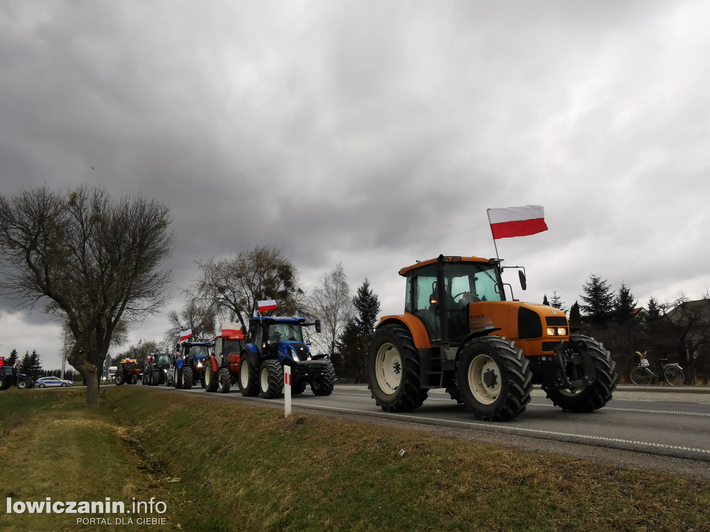 Traktory blokują DK 70 w stronę Skierniewic