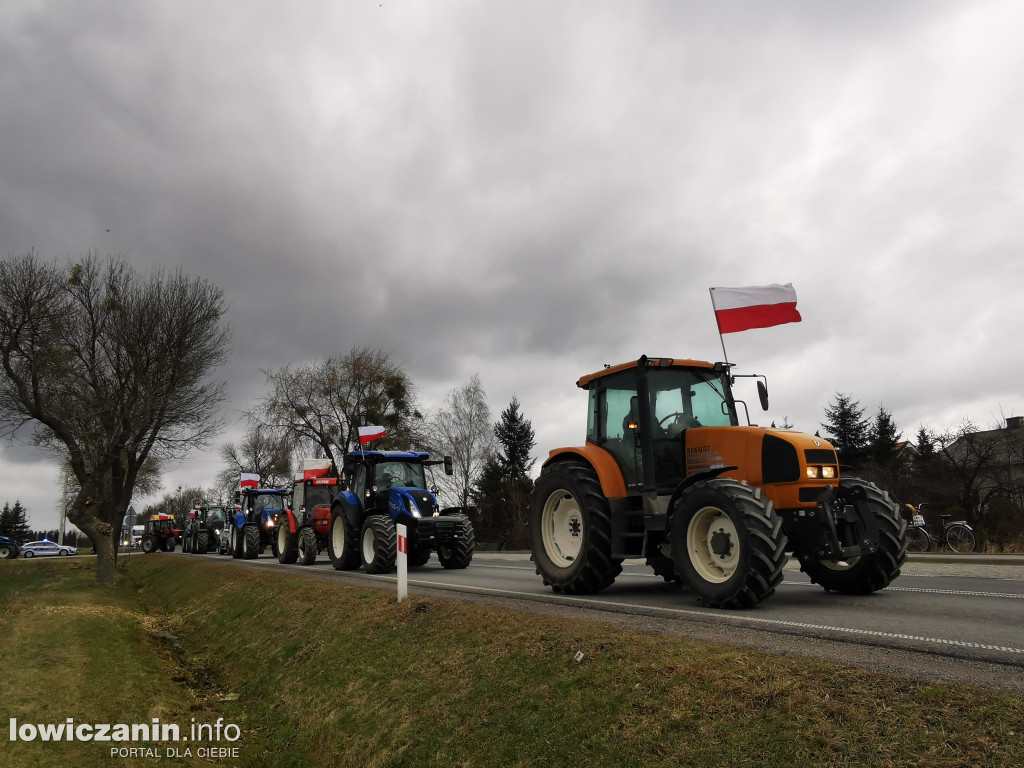 Traktory blokują DK 70 w stronę Skierniewic