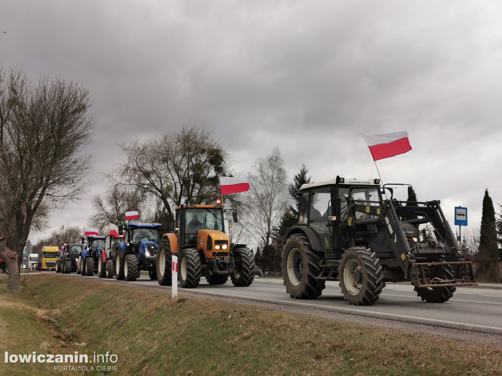 Traktory blokują DK 70 w stronę Skierniewic