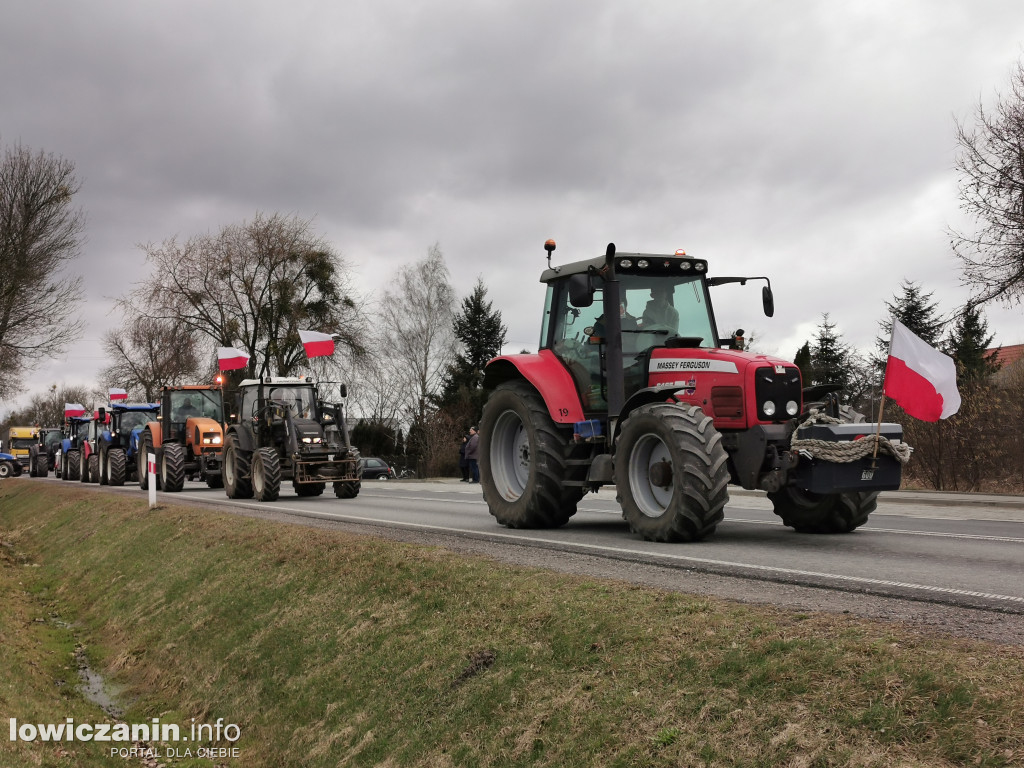 Traktory blokują DK 70 w stronę Skierniewic