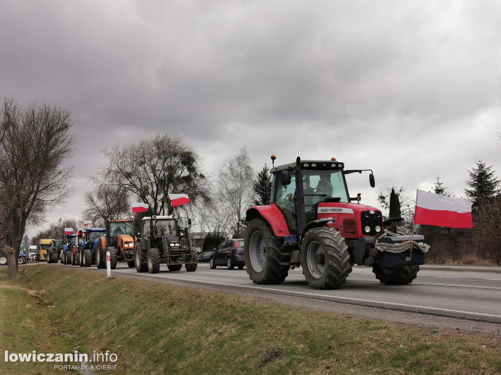 Traktory blokują DK 70 w stronę Skierniewic