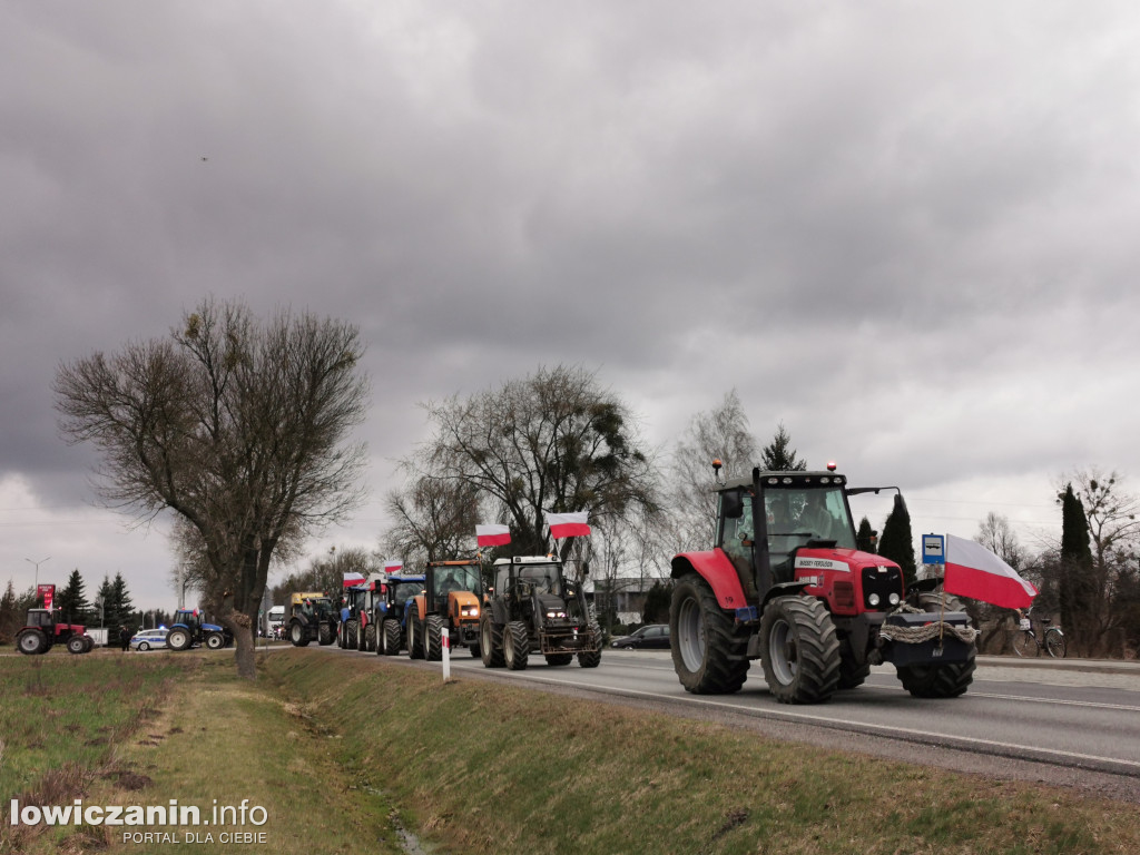 Traktory blokują DK 70 w stronę Skierniewic