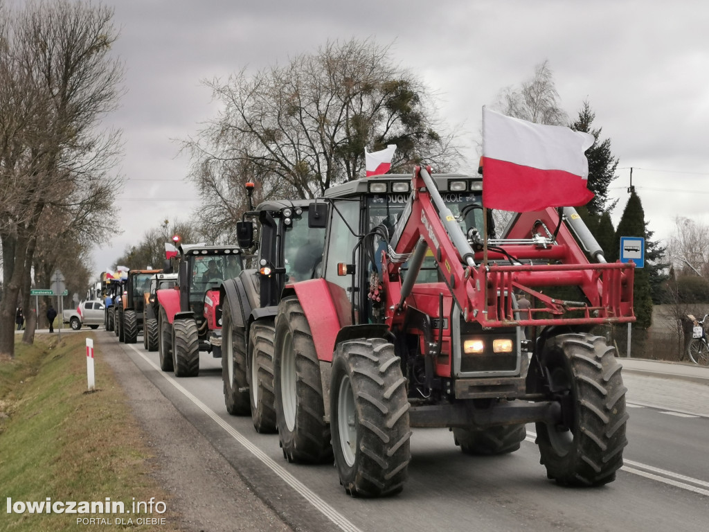 Traktory blokują DK 70 w stronę Skierniewic