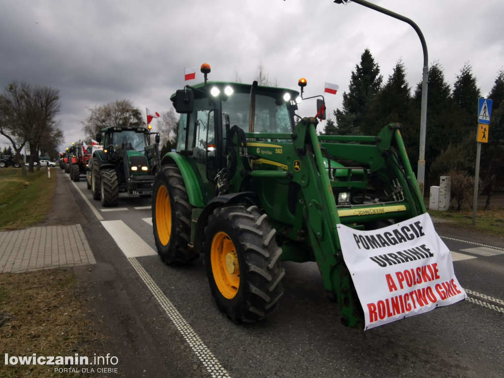 Traktory blokują DK 70 w stronę Skierniewic