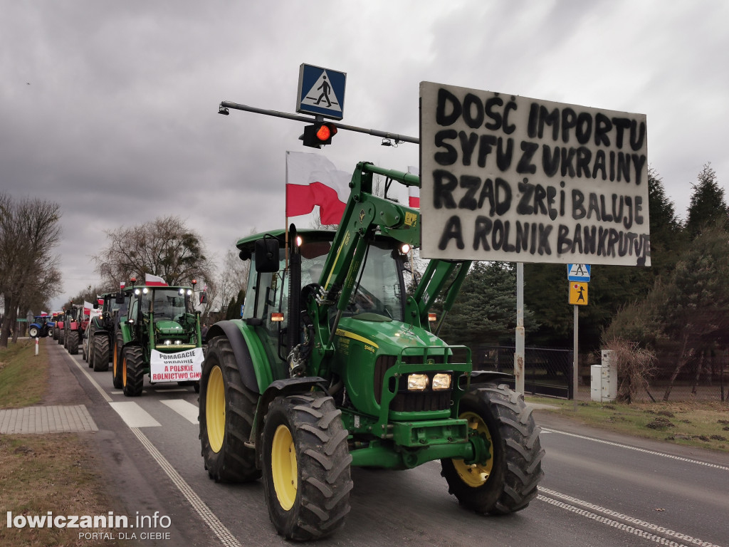 Traktory blokują DK 70 w stronę Skierniewic