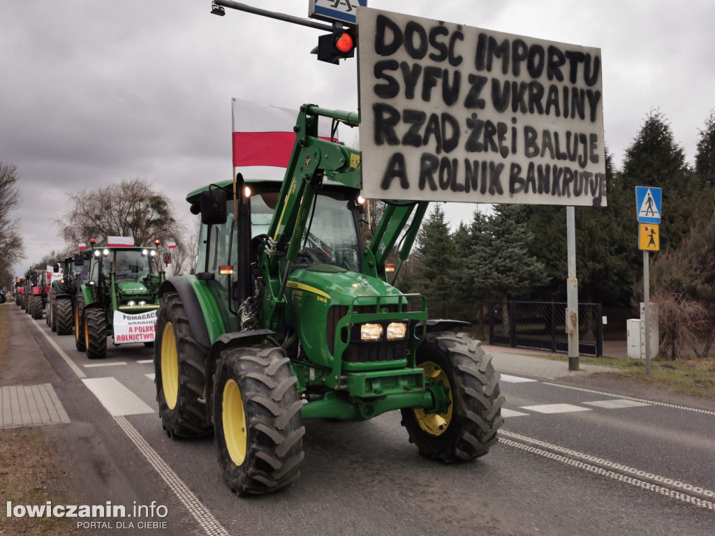 Traktory blokują DK 70 w stronę Skierniewic