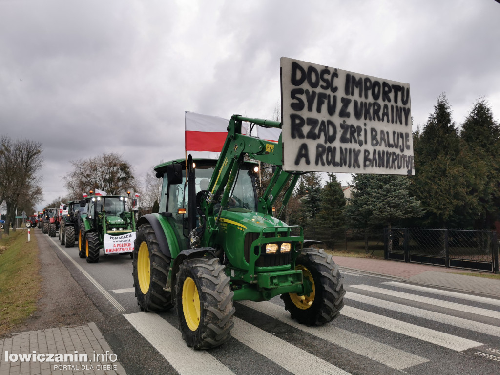 Traktory blokują DK 70 w stronę Skierniewic