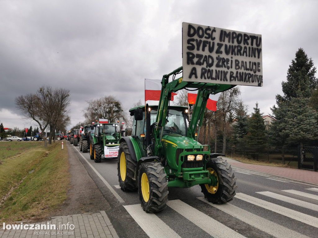 Traktory blokują DK 70 w stronę Skierniewic