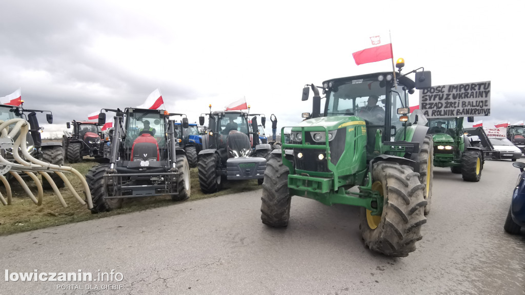 Traktory blokują DK 70 w stronę Skierniewic