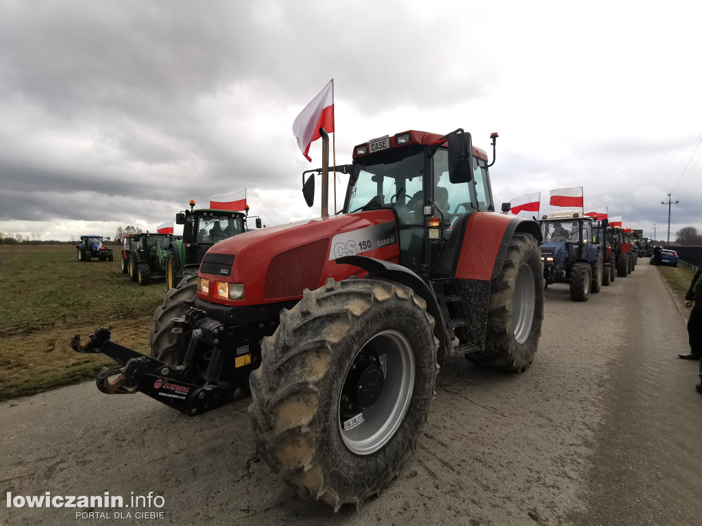 Traktory blokują DK 70 w stronę Skierniewic