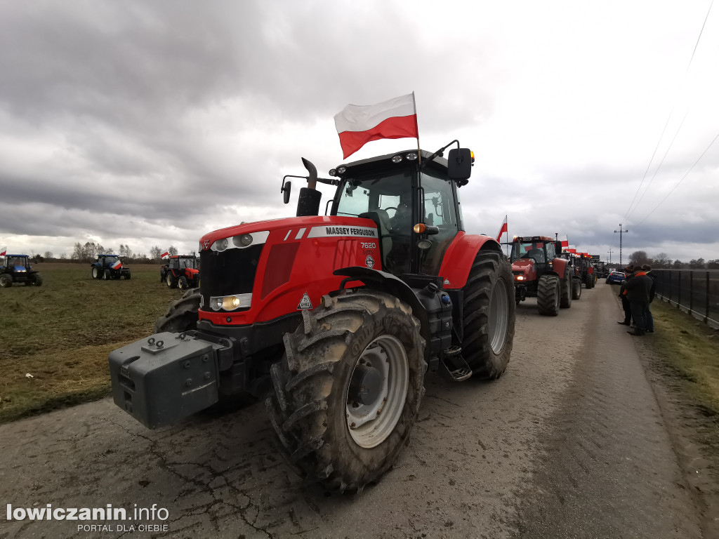 Traktory blokują DK 70 w stronę Skierniewic