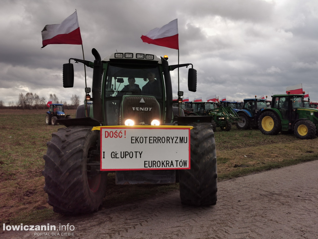 Traktory blokują DK 70 w stronę Skierniewic