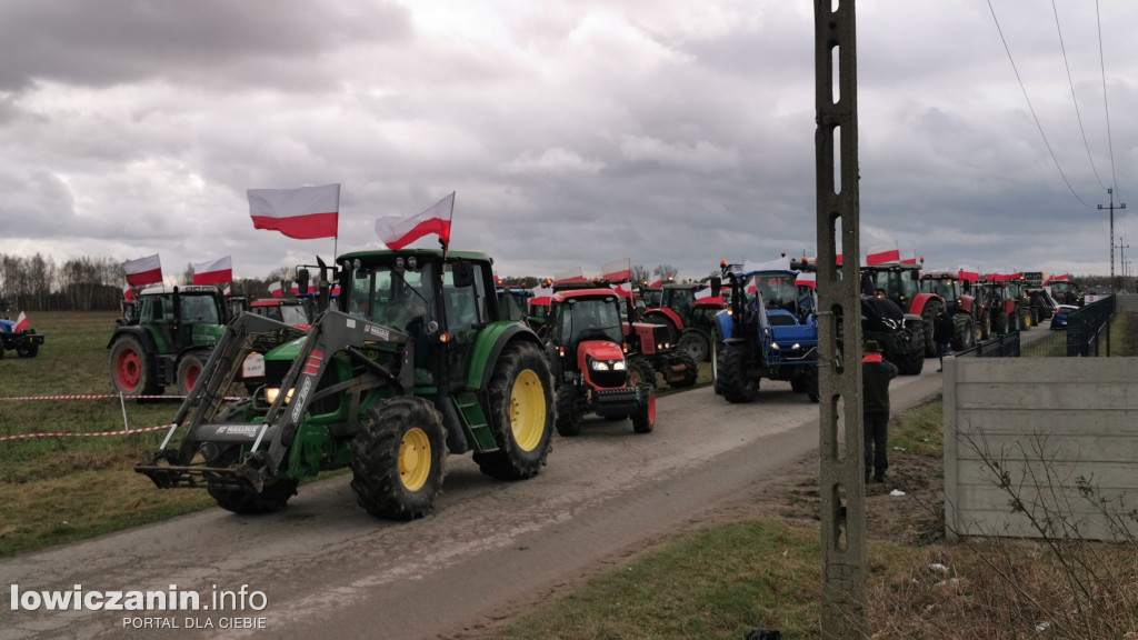 Traktory blokują DK 70 w stronę Skierniewic
