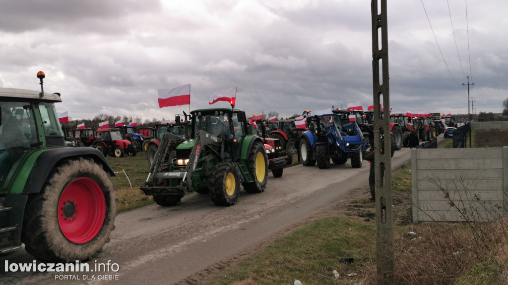 Traktory blokują DK 70 w stronę Skierniewic