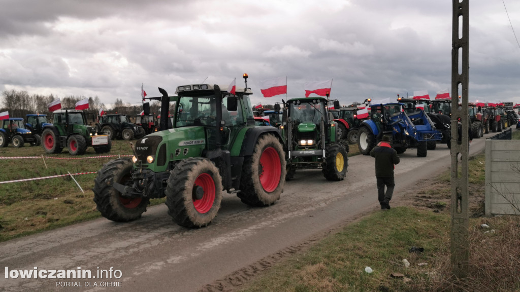 Traktory blokują DK 70 w stronę Skierniewic
